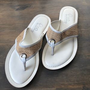 Lilly Pulitzer white thong sandal, Sz 6.5